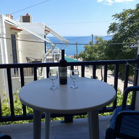 To Kamari Apartment Paralia Agias Foteinis Exterior foto