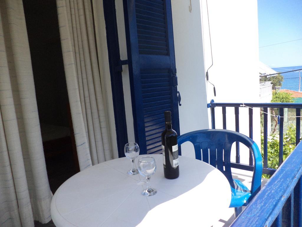 To Kamari Apartment Paralia Agias Foteinis Exterior foto