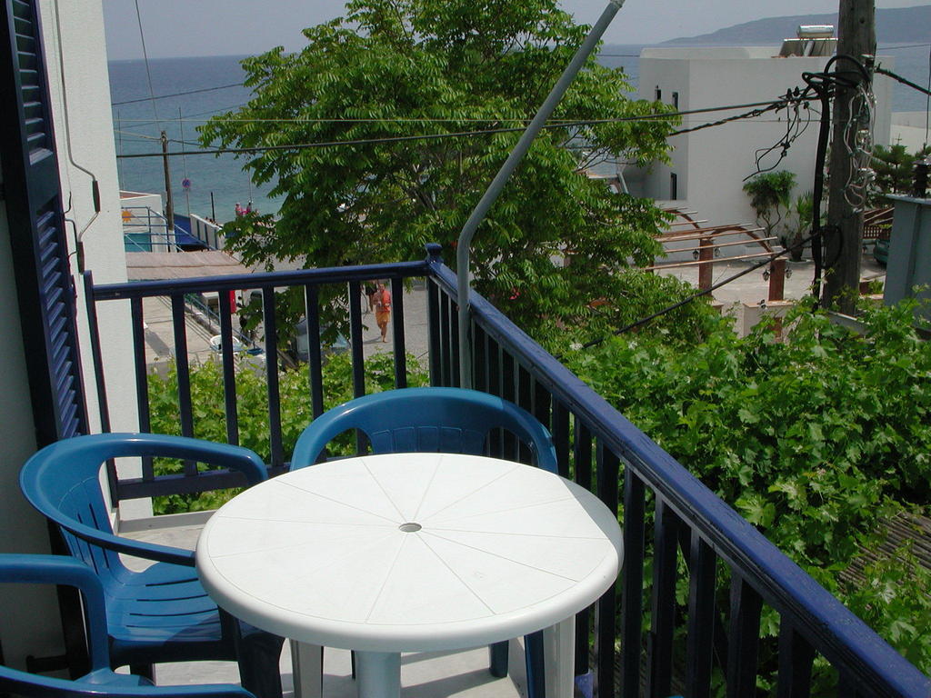 To Kamari Apartment Paralia Agias Foteinis Exterior foto